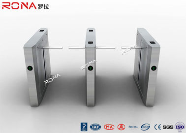 주문 카드 접근 관제사 하락 팔 십자형 회전식 문 그네 십자형 회전식 문 24V DC 솔 모터 online manufacture